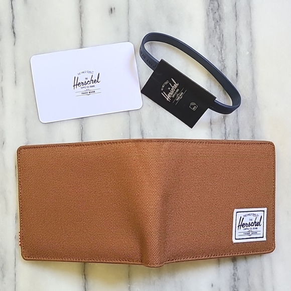 Herschel Supply Co. Roy Wallet  w/ RFID technology - Picture 5 of 10